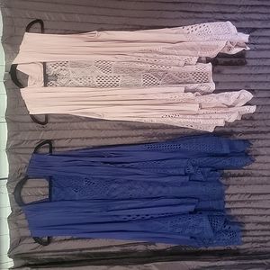 2 sleevless Cardigans